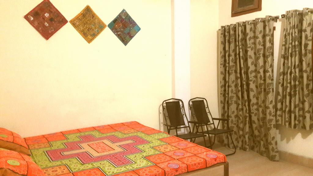 Bona Cafe Restaurant & Sala Guest House Varanasi Zimmer foto